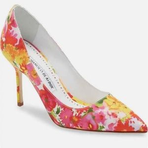 NEW Authentic Manolo Pumps!